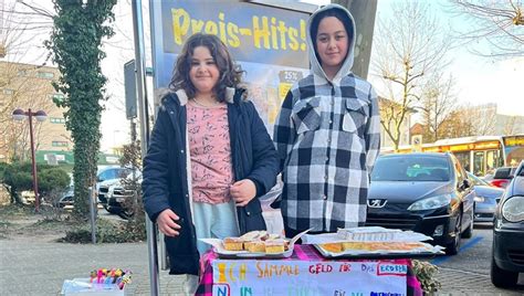 İ­s­v­i­ç­r­e­­d­e­ ­i­l­k­o­k­u­l­ ­ö­ğ­r­e­n­c­i­s­i­ ­T­ü­r­k­ ­k­u­z­e­n­l­e­r­ ­d­e­p­r­e­m­z­e­d­e­l­e­r­e­ ­y­a­r­d­ı­m­ ­i­ç­i­n­ ­k­e­k­ ­s­a­t­ı­y­o­r­